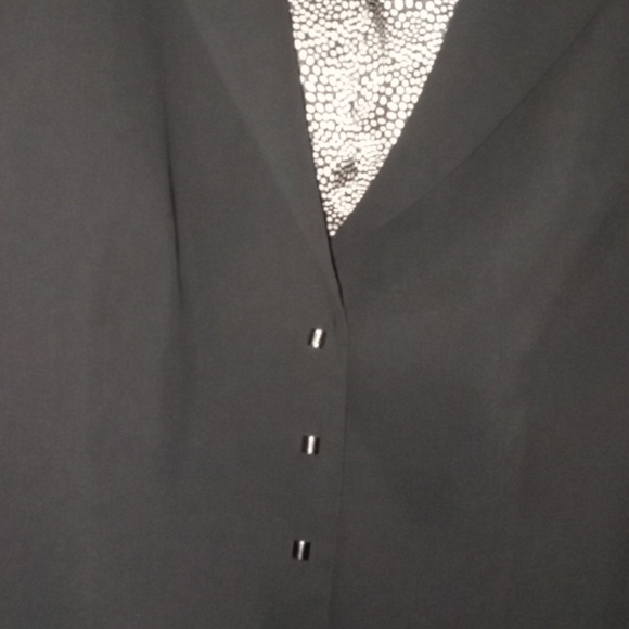 GUC Tahari blazer black polyester front snaps size 6 - Picture 3 of 6